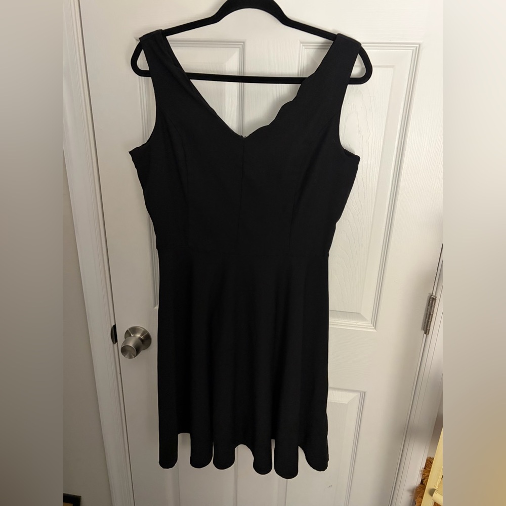 Chic Black Sleeveless Mini Dress